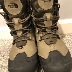 North face winter boots, NEVER WORN! PRICE DROPPED